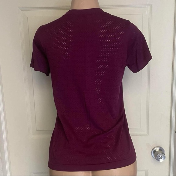 Lululemon athletic T-shirt - Picture 2 of 4